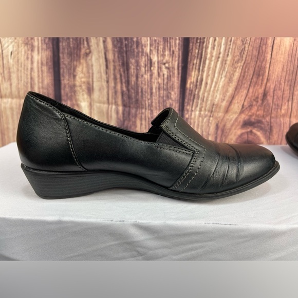 Earth Origins black leather slip on shoes women’s size 7m - Picture 4 of 17